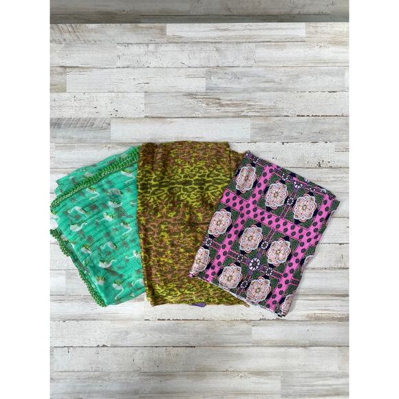 Lot of 3 Scarves Flamingos Animal  Prints A100271 - Picture 1 of 4
